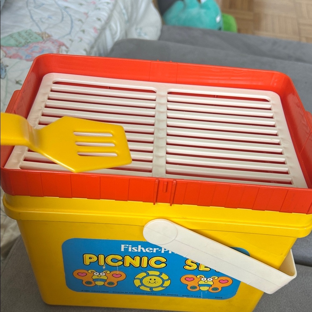 Vintage Fisher-Price Yellow and Red Picnic Set - Picture 4 of 7